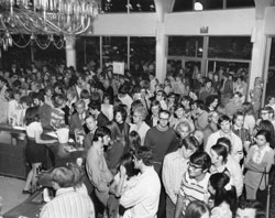 bj_day_kc_crowd_250w
